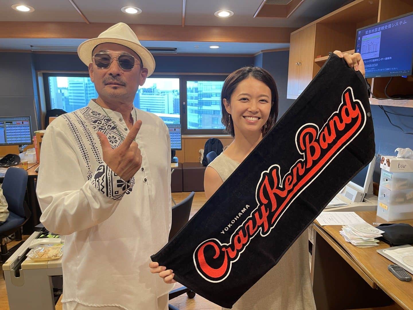 クレイジーケンバンド【公式】のインスタグラム：「FMヨコハマ クレイジーケンバンド 1DAY SPECIAL第二弾は「Lovely Day」！ 近藤さや香さん、ありがとうございました！ 「世界」の楽曲だけでなく「せぷてんばぁ」も流していただきました、、、！！！  次は13:00頃~「Kiss & Ride」に登場します！  by staff  #クレイジーケンバンド #crazykenband #横山剣 #近藤さや香」