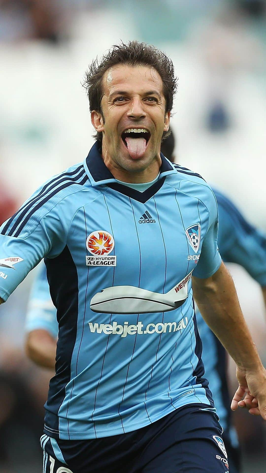 アレッサンドロ・デル・ピエロのインスタグラム：「⚽️ 300+ career goals 🏆 6 x Serie A champion 🌎FIFA World Cup winner  But only once in his legendary career did @alessandrodelpiero score 4 goals in a game 🔥  On the anniversary of his signing for @sydneyfootballclub, let’s roll the tape 🎥」