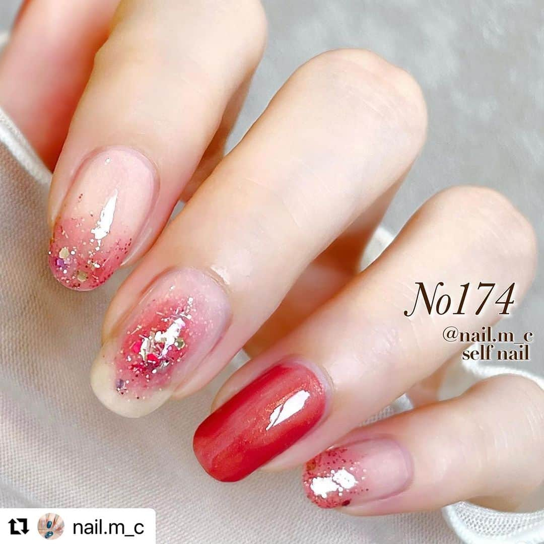 【PLANET NAIL（プラネット ネイル）】公式さんのインスタグラム写真 - (【PLANET NAIL（プラネット ネイル）】公式Instagram)「✰✰✰✰✰✰✰✰✰✰✰✰✰✰✰✰ PLANET Girl 🪐✨ @nail.m_c さま  からの PLB30 月夜に祈る人魚姫を使った とってもキュートな赤ラメネイルデザインのご紹介です👩‍❤️‍💋‍👩✨  ╍ ╍ ╍ ╍ ╍ ╍ ╍ ╍ ╍ ╍ ╍ ╍ ╍ ╍ ╍ ╍ ╍  ⬇︎使用したネイルの名前は下に書いてます⬇︎  No.174 💖🎆🦩  *𓂃 𓈒𓏸𑁍  𝙉𝘼𝙄𝙇 𝙂𝙊𝙊𝘿𝙎*𓂃 𓈒𓏸𑁍   a.paネイルカラー #AA223 b.プラネットネイル #月夜に祈る人魚姫 #PLB30  c.オハナ・マハロ ネイルカラー #OH003 d.オハナ・マハロ フレグランスネイル #ONM10  *𓂃 𓈒𓏸𑁍 *𓂃 𓈒𓏸𑁍 *𓂃 𓈒𓏸𑁍  . . . この度、『PLANET NAIL（@planet.jp  様）』のアンバサダーを 半年間勤めることになりました☆.+* キラキラとした上品な艶感がとても魅力的なポリッシュなので、 ラメやホロといったネイルパーツを使わなくても しっかりアクセントを出すことができます❤︎*゜ 魅力的なポリッシュのよさを最大限表せる ネイルアレンジができればと思います！！ . . . おすすめネイルカラーなど 【LIPS】まっこ＊self nail に載せています𓂃◌𓈒𓐍 𓈒 よかったら見てください𓂃𓆉𓇼𓈒𓏸  #プラネットネイル #planetnail #paネイル #オハナマハロ #ohanamahaalo #つやネイル #チークネイル #きらきらネイル #ピンクネイル #レッドネイル #赤ネイル #デパコス級 #秋ネイル #秋ネイルデザイン #塗りかけネイル #シンプルネイル #セルフネイル #selfnail #おうちネイル #美甲 #네일 #ホロネイル」9月6日 11時07分 - planet.jp