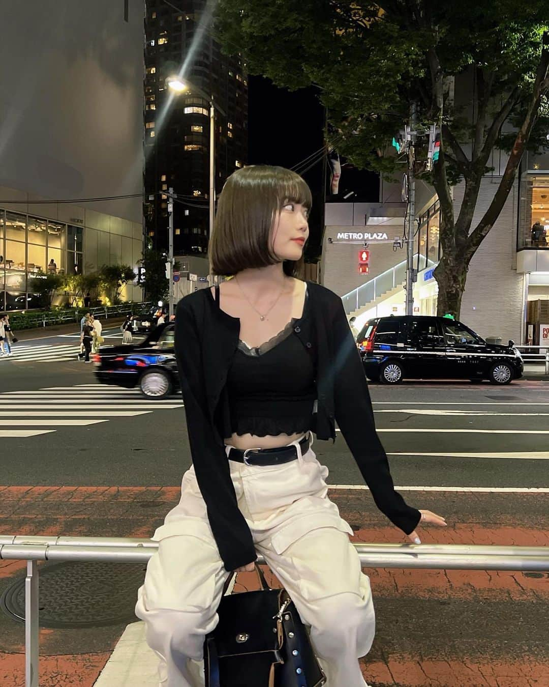 菜々香さんのインスタグラム写真 - (菜々香Instagram)「🌉🌙🌃 私服。☺︎🫶🏼 夜は匂いが変わってきて まだ暑いながらに夏が走り去っていく感じがしてます。 秋がじわじわ🍂  #fashion #ootd #code #コーディネート #コーデ #coordinate #outfit #私服 #style #look#japan#菜々香#nanaka」9月6日 20時00分 - 7.na_na_ka