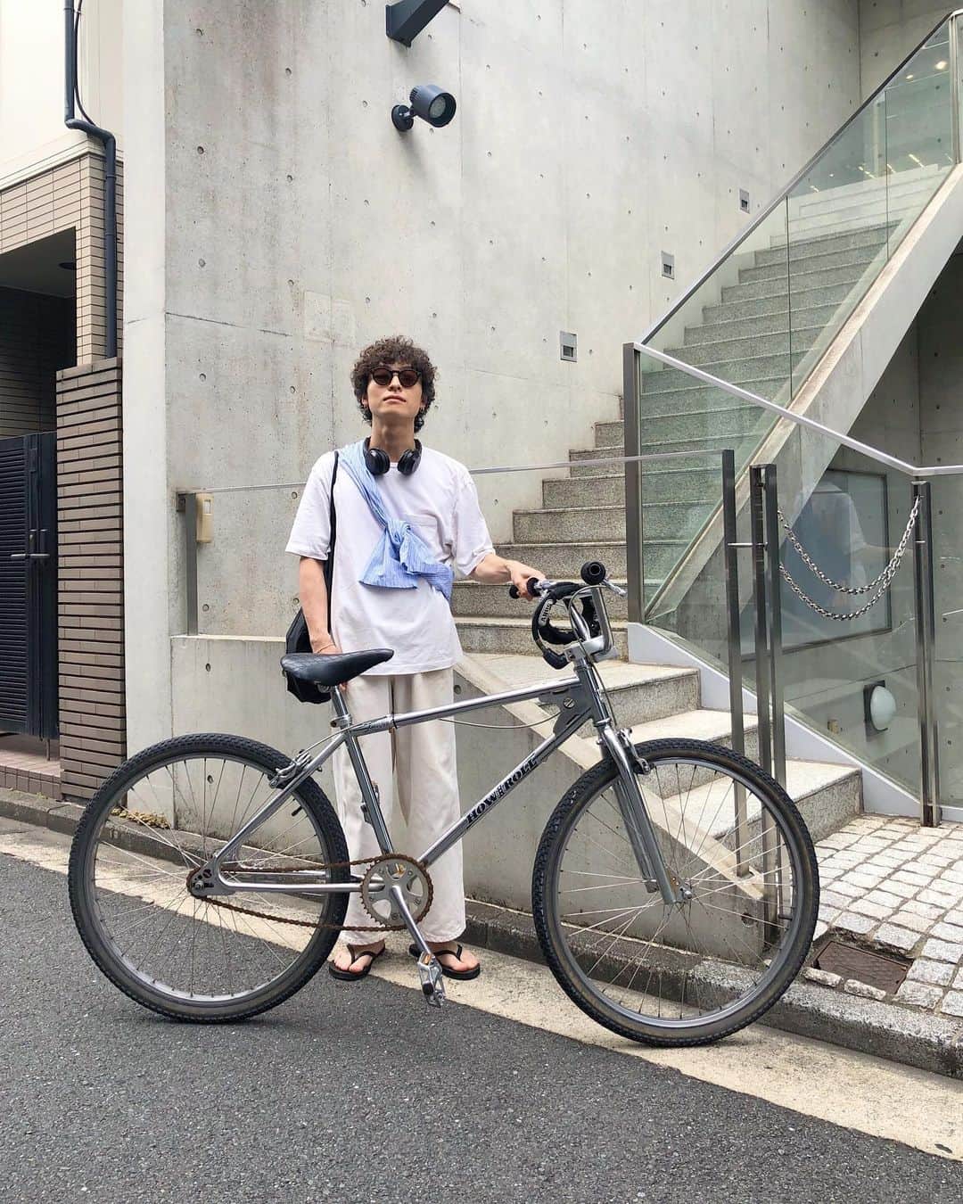 原汰輝のインスタグラム：「わたくしの愛車も3年経ちやした♡」