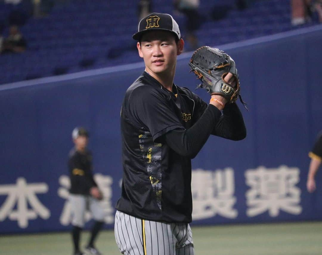 阪神タイガースさんのインスタグラム写真 - (阪神タイガースInstagram)「9月6日中日戦の試合前練習の様子です！ #佐藤輝明 選手 #森下翔太 選手 #ヨハンミエセス 選手 #中野拓夢 選手 #小幡竜平 選手 #糸原健斗 選手 #坂本誠志郎 選手 #及川雅貴 選手 #桐敷拓馬 選手 #岩崎優 選手 #浜地真澄 選手 #原口文仁 選手 #バモス  #阪神タイガース #JERAセリーグ #ARE」9月6日 17時30分 - hanshintigers_official