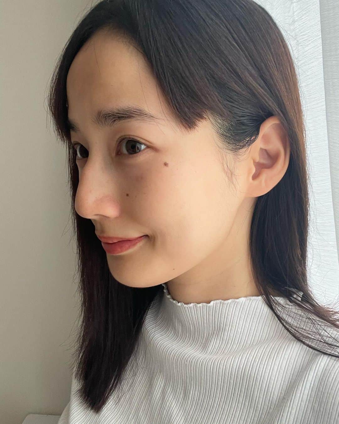高嶋香帆のインスタグラム：「銀座にある「eyelash salon RACOTA」でマツゲパーマを施術して頂きました🥰  私がやったグローラッシュリフトは、ダメージを最小限に抑え、 しっかりと栄養補給してくれるので、とても安心っ  すっぴんで過ごす事が多いので、馴染みやすいようナチュラルな目元でとオーダーしました🥰  目元が華やかになるので嬉しい😆  PR @eyelashsalon #growlashift #グローラッシュリフト #マツパ #まつ毛パーマ #ラコタ #ラッシュリフト #銀座」