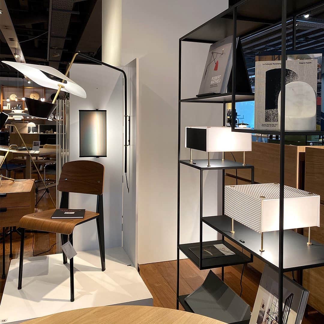 LIVING MOTIFのインスタグラム：「. Sammode Studio POP UP SHOP  フランスの照明メーカー、サンモード スタジオのポップアップショップを期間限定で開催中。  今回はフランスを代表するデザイナーのひとり、ピエール・ガーリッシュのラインナップをご紹介。  フレンチミッドセンチュリーのウォールランプやフロアランプなど、多くのアイテムの展示があるこの機会に、ぜひご来店ください。 ーーーーーー 期間：2023年9月27日（水）まで 場所：リビング・モティーフ 2F ーーーーーー #livingmotif #リビングモティーフ #store #roppongi #tokyo #interior #furniture #lighting #sammodestudio #pierreguariche」