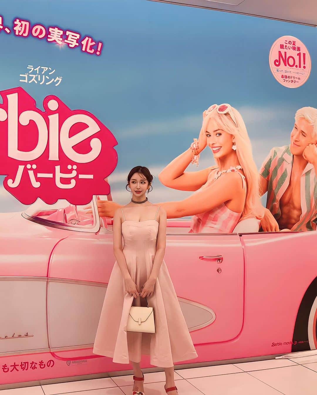松本あやりさんのインスタグラム写真 - (松本あやりInstagram)「愛するりかしゃんとのいちにち  #Barbie#アルマーニカフェ#ドレスコードはピンク」9月6日 12時51分 - ayarinrin85