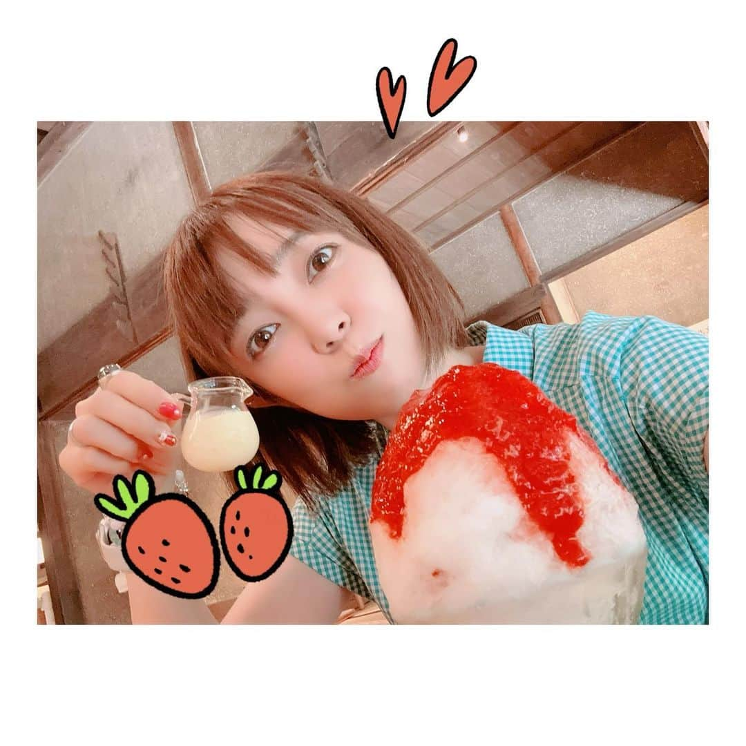 佐藤聡美さんのインスタグラム写真 - (佐藤聡美Instagram)「* * *  今年初の…いやいや、数年ぶりのかき氷。  * *  最近のかき氷って、氷がとっても フワフワなんですね…！  とっても美味しかった🍧✨  普段、食べ物の写真撮らないのに 思わず撮っちゃうくらい美味しかった…。笑  みんなは、最近かき氷食べましたか？？  * * * *  #かき氷 #いちご味  #いちごミルク  #美味しかった  #数年ぶり  #ふわふわ  #🍧  #佐藤聡美」9月6日 12時50分 - sugar_me58