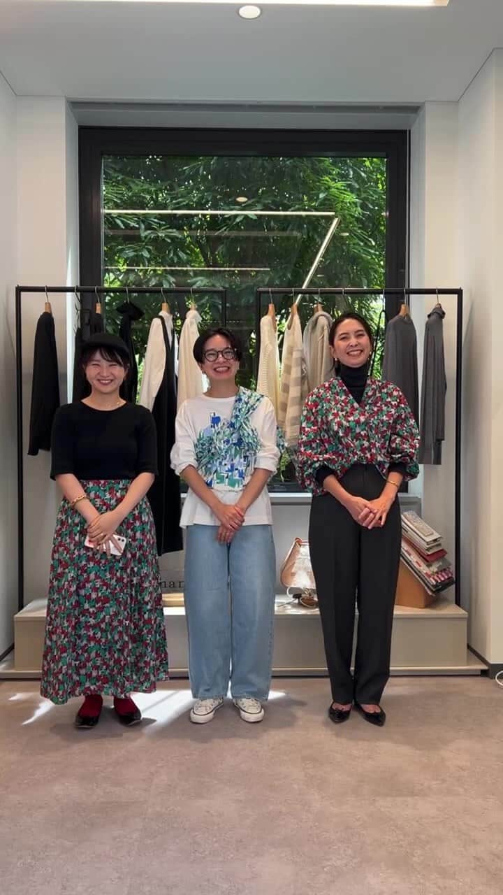 のインスタグラム：「9/6(水)INSTA LIVE「9/8フェアスタート！注目の新作をご紹介」  9/8(金)〜Wポイントフェアが始まります✨ 注目の新作アイテムをご紹介しました！  25周年のテーマ「暮らすように旅するParis」🇫🇷 9月はモンマントル近くのホテルで過ごす時間-絵画、アートに触れる秋のはじまり-をテーマに、アートの世界観を演出するアイテムも登場！  テキスタイルアーティスト矢嶋絵里子氏（@eriko_yajima）とのコラボ3型もご紹介しました🎨  ■第1弾インスタグラムプレゼントキャンペーン 〈応募方法〉 step①インスタ公式アカウント @humanwoman_official をフォロー  step②9/6(水)12:00〜9/12(火)23:59まで、本日配信のライブ動画のコメント欄に、質問のご回答いただくことで応募完了！  当選されや方にはダイレクトメッセージでご連絡いたします✉️  ■EC限定フィッティングキャンペーン 9/6(水)〜9/7(木)23:59迄 返品送料無料のご試着キャンペーン！  ■Wポイントフェア 9/8(金)〜EC・店舗ともに実施  【横浜そごう店】yuko156cm 【本部】sayaka153cm,fuu154cm,shio163cm  #humanwoman #ヒューマンウーマン #フレンチカジュアル #カジュアルコーデ #秋服コーデ #アートプリント #プレゼントキャンペーン #プレゼント企画 #スカートコーデ #パンツコーデ」