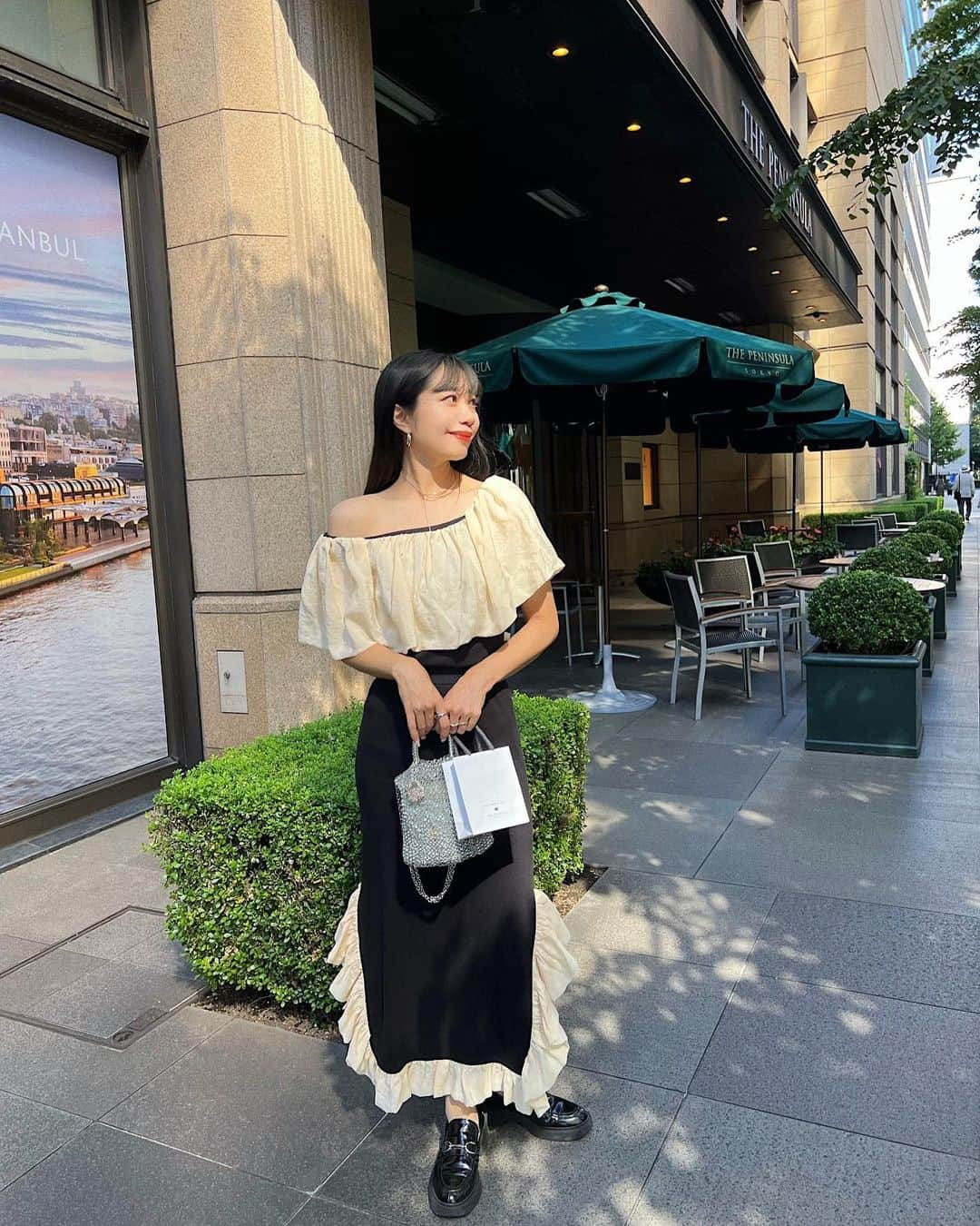 中島奈津希のインスタグラム：「🤍🤍🤍 ⁡ ⁡ ⁡ ずっと楽しみにしていたある場所へ、、🫖🤍 ⁡ ⁡ ⁡ ⁡ ⁡ setup/#honeymihoney  bag/#anteprima  necklace/#j1u  ⁡ ⁡ ☁️☁️☁️☁️☁️☁️☁️☁️☁️☁️☁️☁️ #thepeninsulatokyo#thepeninsula#code#coordinate#fashion#コーデ#コーディネート#ファッション」