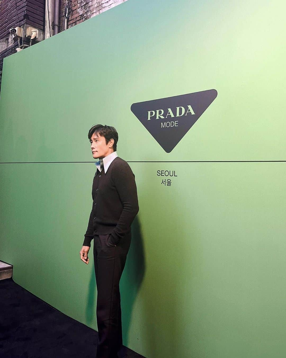 イ・ビョンホンさんのインスタグラム写真 - (イ・ビョンホンInstagram)「보고싶었소 @Prada #Pradamode #Prada #AD」9月6日 13時29分 - byunghun0712