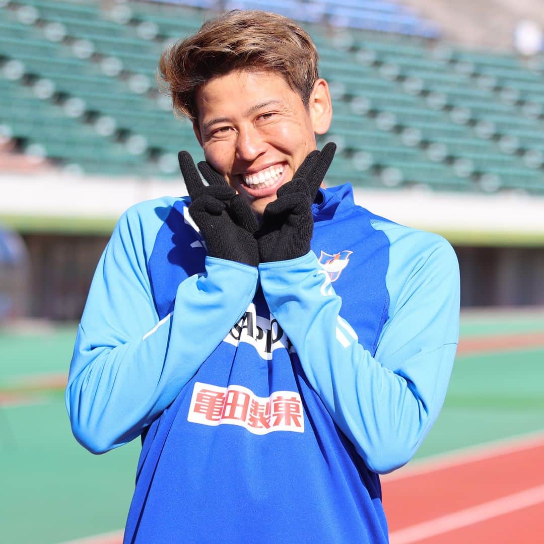 アルビレックス新潟さんのインスタグラム写真 - (アルビレックス新潟Instagram)「選手の練習風景をお届け❣ 今日の三人目は #谷口海斗 選手🌊 園長らしく元気に練習しています🎶　　　 　　 何枚目の谷口選手が好きですか❓  #albirex #アルビレックス新潟」9月6日 13時30分 - albirex_niigata_official
