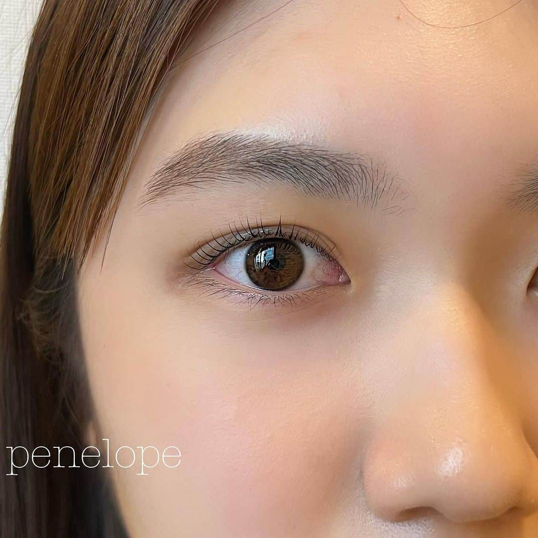 penelopeさんのインスタグラム写真 - (penelopeInstagram)「. lash lift 〜＊  根元の層を揃えてあげて 毛先はクルンとしたデザイン🥯♡  瞳に光が入って綺麗に見せてくれます✨  eye by 金田　@rrripo7」9月6日 14時13分 - penelopetokyo