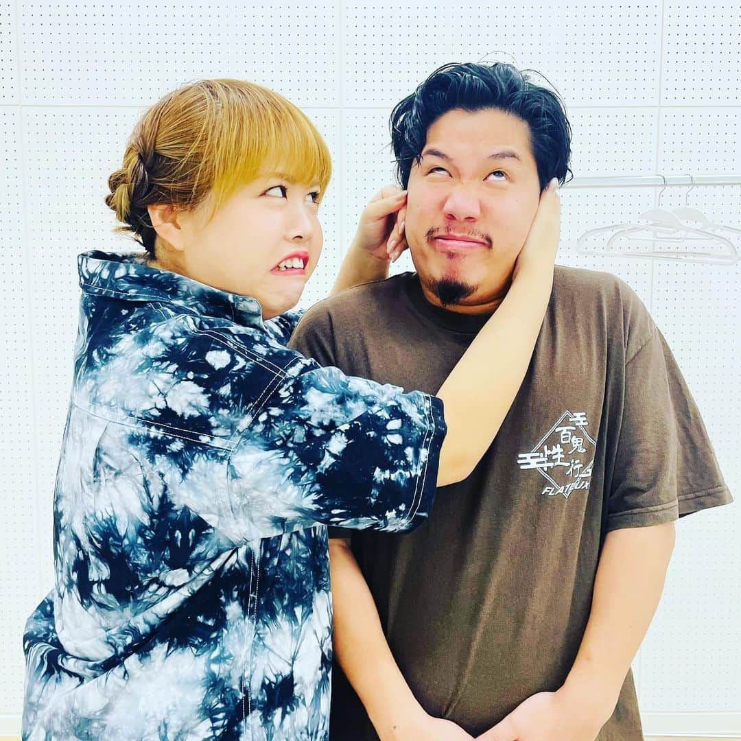 のインスタグラム：「ますみ🆚チェリー宗ちゃん🍒 トムとジェリーぐらい仲良く喧嘩  #チェリー大作戦宗安さん  #天才ピアニストますみ」