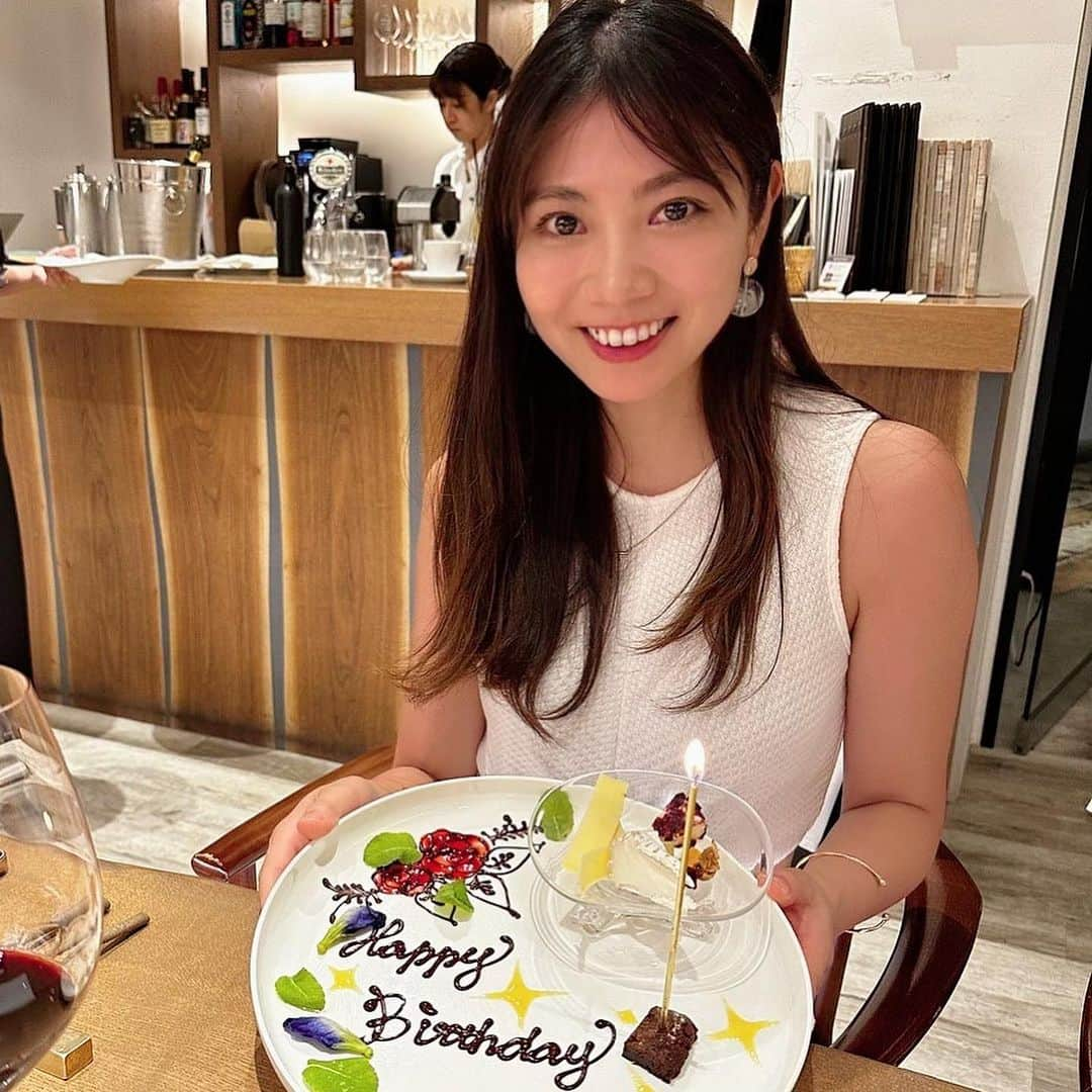 原アンナさんのインスタグラム写真 - (原アンナInstagram)「お誕生日をお祝いしてくれる友達がいて幸せ☺️♡♡ 宝物💕💕  いつも支えてくれてありがとー🥰🥰」9月6日 14時47分 - annahara821