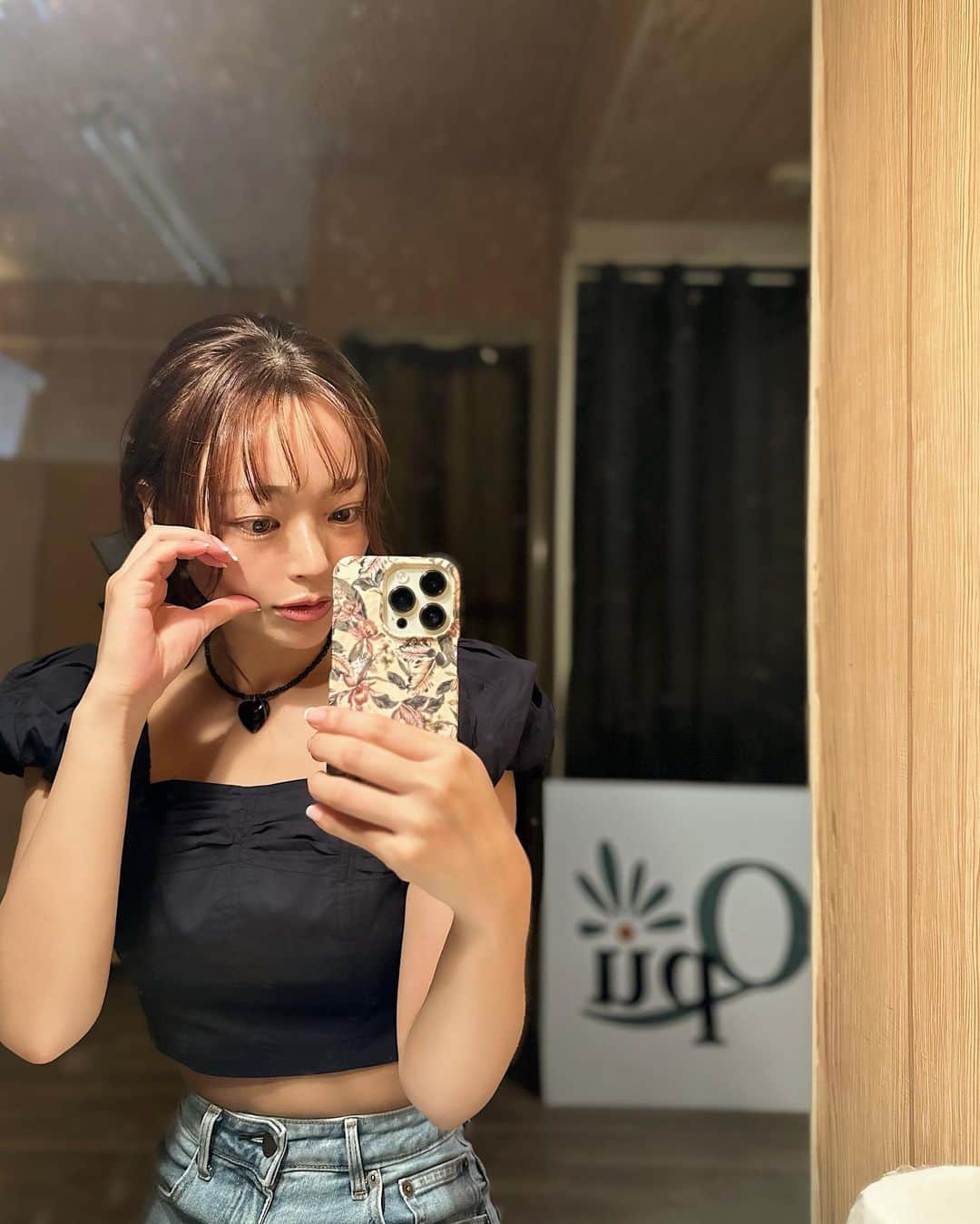 Yuuki mimuraのインスタグラム：「𝖲𝖾𝗅𝖿 𝖫𝗈𝗏𝖾…🫶🏽🧠🪷  . 小顔矯正☞ @qpu_nakamura  ネイル☞ @krt_0129  @willehair  まつ毛パーマ☞ @kurumi__eyelash  @laube_eyelash   プロの手をお借りして ちょっとでも綺麗を保てるように…🌝💦  #selflove」