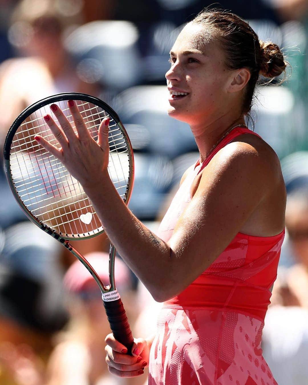 WTA（女子テニス協会）のインスタグラム：「Quite the performance 👏  The new World No. 1 puts in a flawless display against Zheng to reach her 3rd consecutive #USOpen semifinal!  @sabalenka_aryna • @usopen」