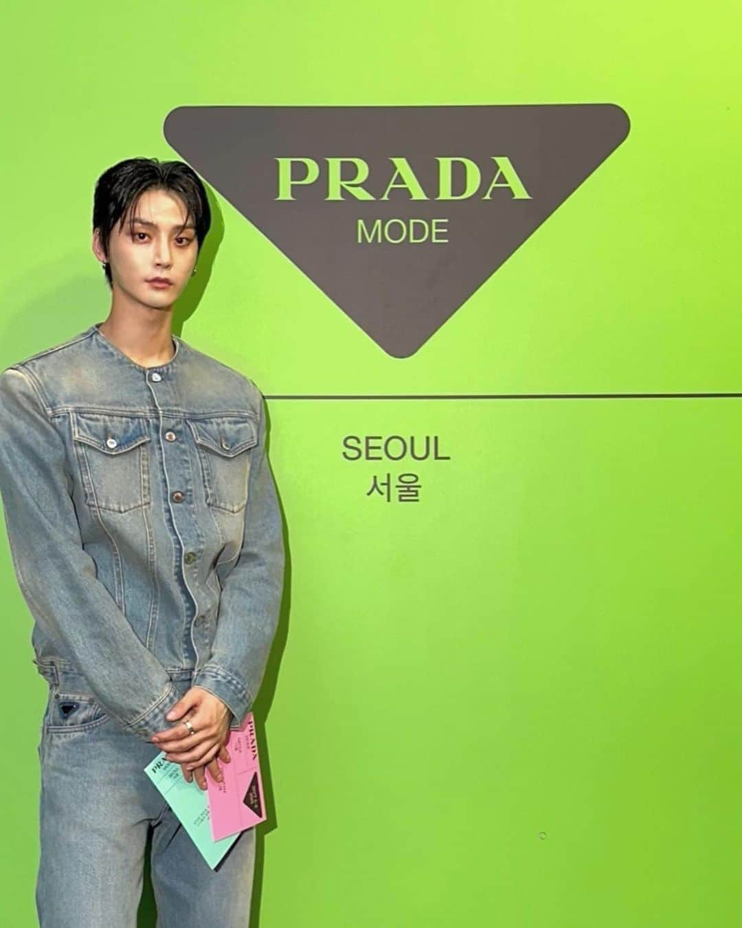 キム・ヒョングォンのインスタグラム：「Prada Mode Seoul   #Pradamode #Prada #광고 #AD」