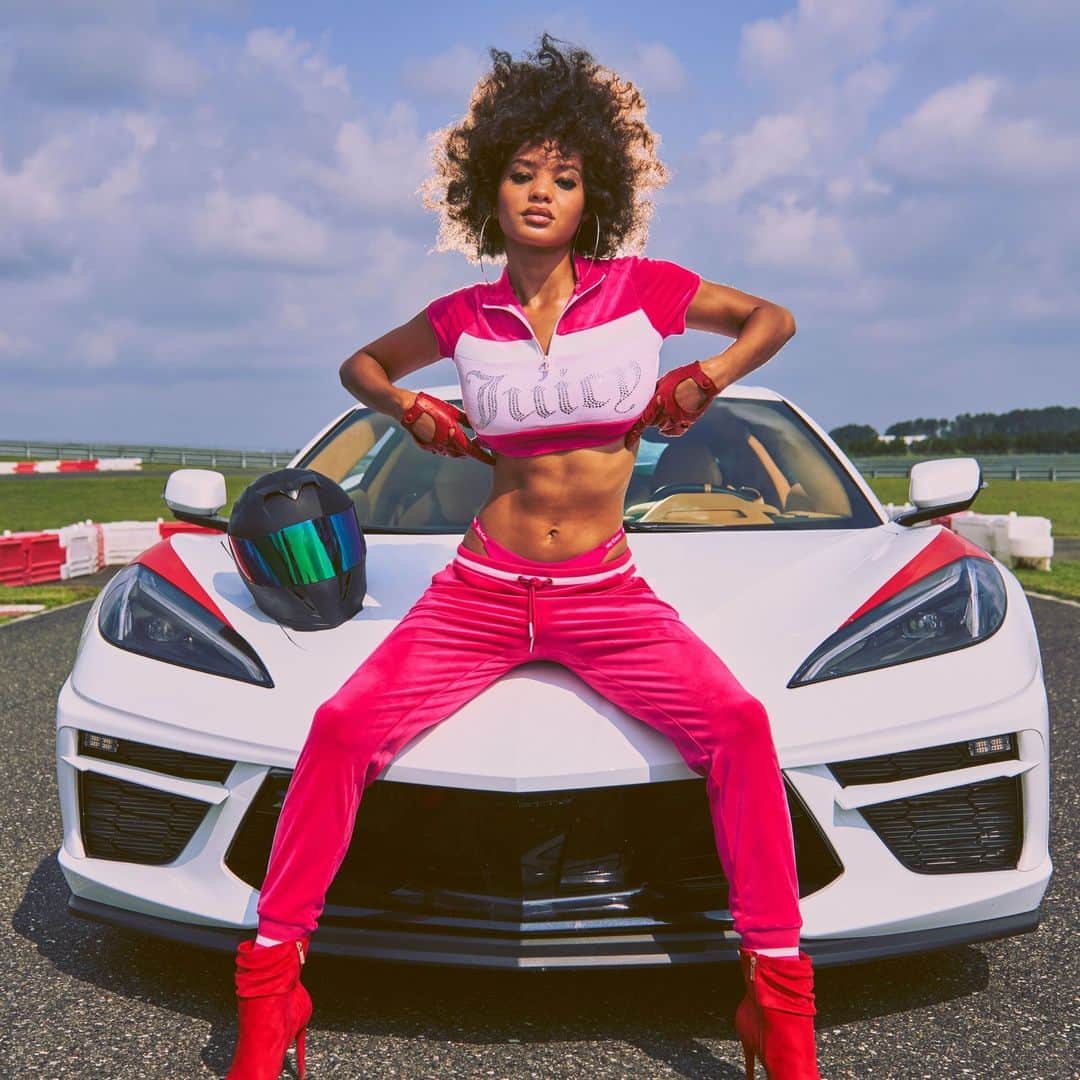 ジューシークチュールのインスタグラム：「Ladies and gentlemen start your engines....Juicy's new racing-inspired collection just dropped and its 🔥 #JuicyCouture」