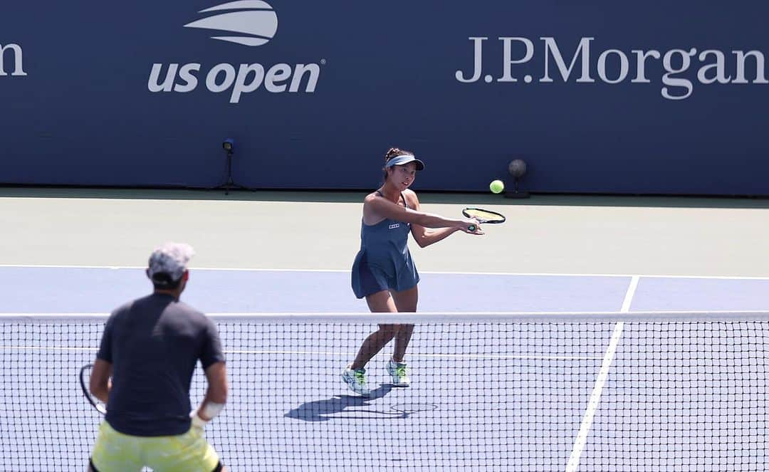 柴原瑛菜のインスタグラム：「SEMIFINALS BOUND 💪 Rancho Palos Verdes’ Ena Shibahara and partner Mate Pavic claimed victory 6-4, 7-6(6) to advance to the Mixed Doubles #USOpen semis!  📸: @usta   #TeamSoCal #TennisDoubles #USTASoCal」