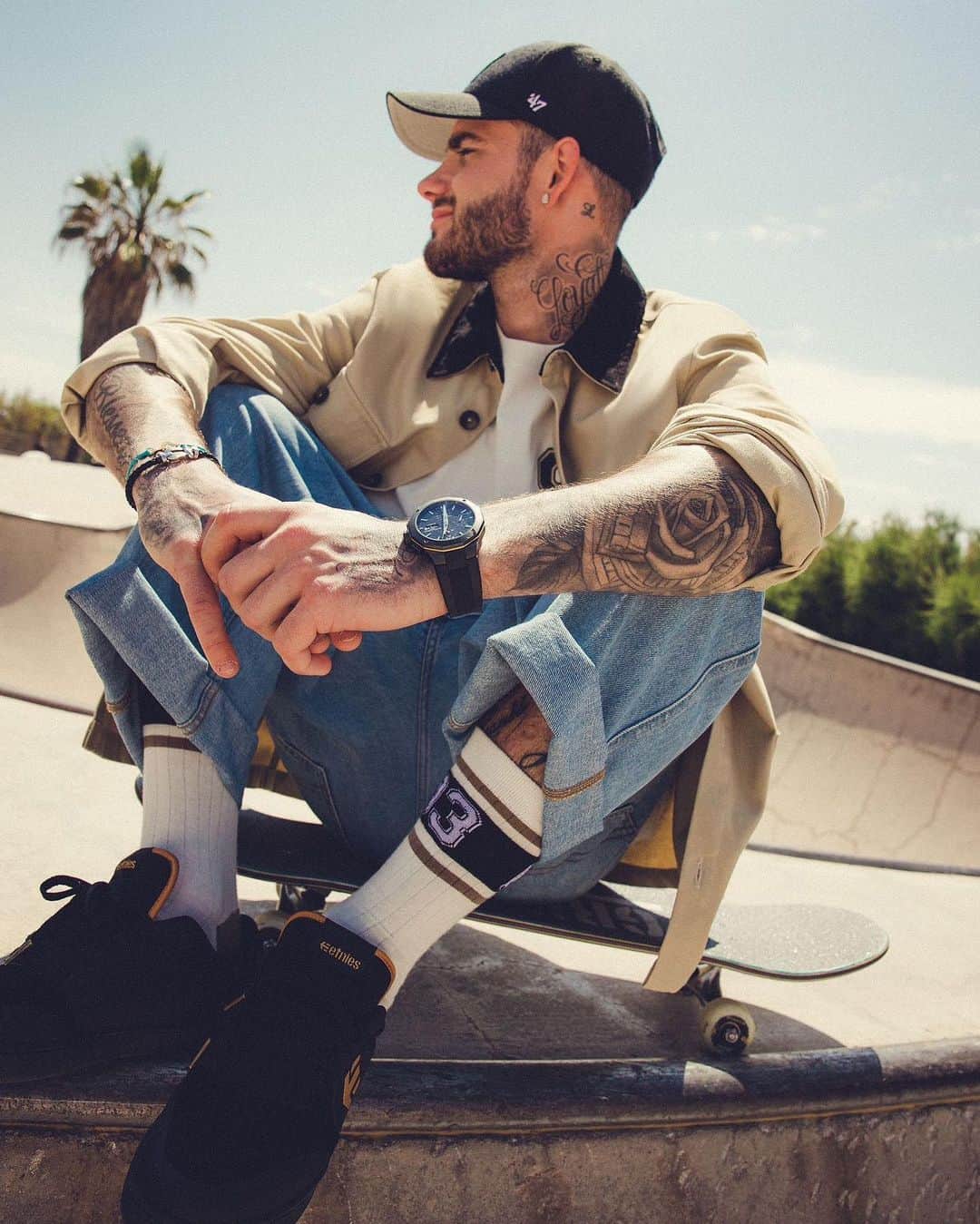 オーレリアン・ジローのインスタグラム：「Petite capsule pour @bonobojeans 👖 Allez checker ✌🏼 #bonobojeans #bonoboandfriends」