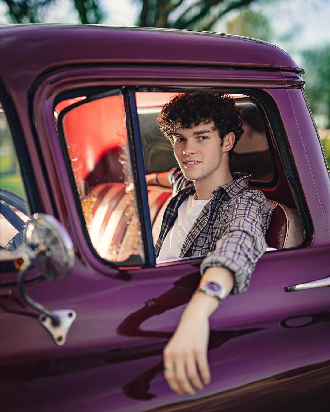 ヘイデン・サマーオールのインスタグラム：「on the road…  who’s ready for the fall🍁」