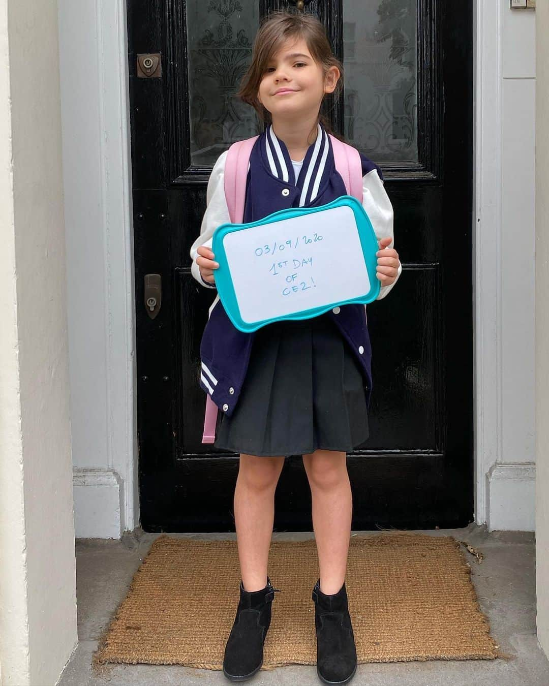 ジュリア・レストイン・ロイトフェルドさんのインスタグラム写真 - (ジュリア・レストイン・ロイトフェルドInstagram)「9 Years of 1st day of  school... and now was the very 1st day of Le College. Watching Romy starts middle School, La 6eme was as emotional as watching her on her first day of pre-school. Always my baby, but so proud of my little lady growing up so fast! ❤️」9月7日 1時35分 - juliarestoinroitfeld