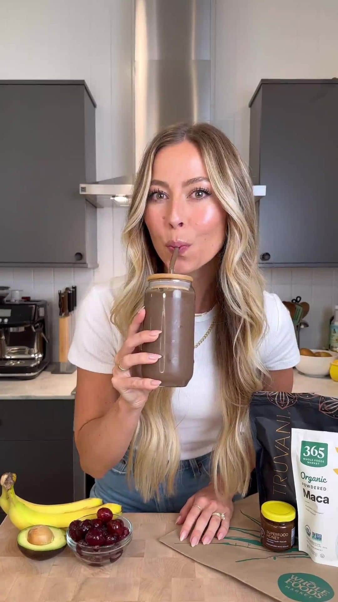 Whole Foods Marketのインスタグラム：「Kick-start your morning with @olivia.adriance ⚡️ Save 33% on all supplements with Prime.」