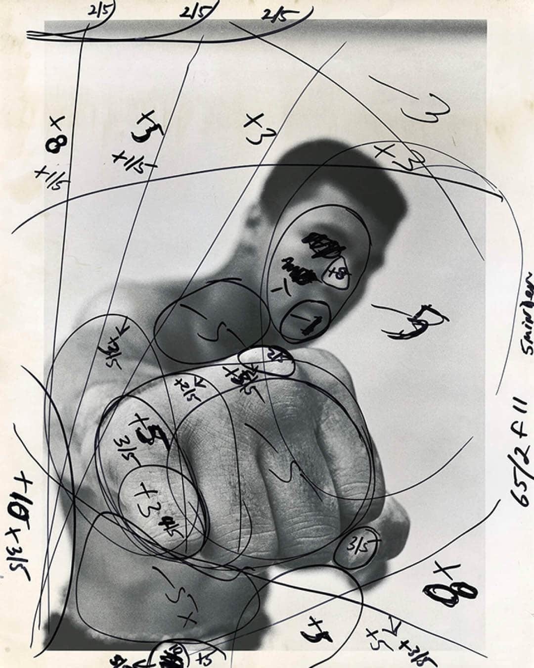 Magnum Photosのインスタグラム：「While on assignment for Stern magazine in 1966, @thomashoepker met Muhammad Ali in what was to be the busiest year of his fighting career, photographing the heavyweight champion in London and Chicago 🥊⁠ ⁠ Now available as part of our second launch of darkroom prints, this close-up image of Ali’s fist became one of the most recognizable of Hoepker’s work, capturing both the man and the myth.⁠ ⁠ Our Darkroom Collection offers an exclusive insight into the artistry of the darkroom, revealing interpretations of renowned photographs through the eye of the printer. ⁠ ⁠ 🔗 Tap the link in the bio to browse the second launch. ⁠ ⁠ PHOTOS (left to right): ⁠ ⁠ (1) Annotated darkroom print of Muhammad Ali, boxing world heavyweight champion showing off his right fist. Chicago. USA. 1966.⁠ ⁠ (2) Muhammad Ali, boxing world heavyweight champion showing off his right fist. Chicago. USA. 1966.⁠ ⁠ © @thomashoepker / Magnum Photos」