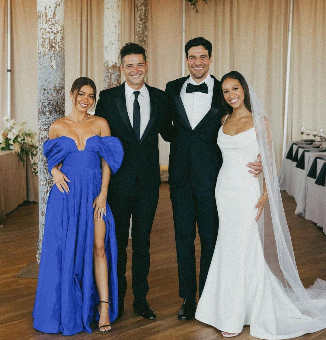 サラ・ハイランドのインスタグラム：「Weddings as the great Reverend Wells’ wife is 🤌🏼💋  Congratulations to the newlyweds! We love you both so much!」