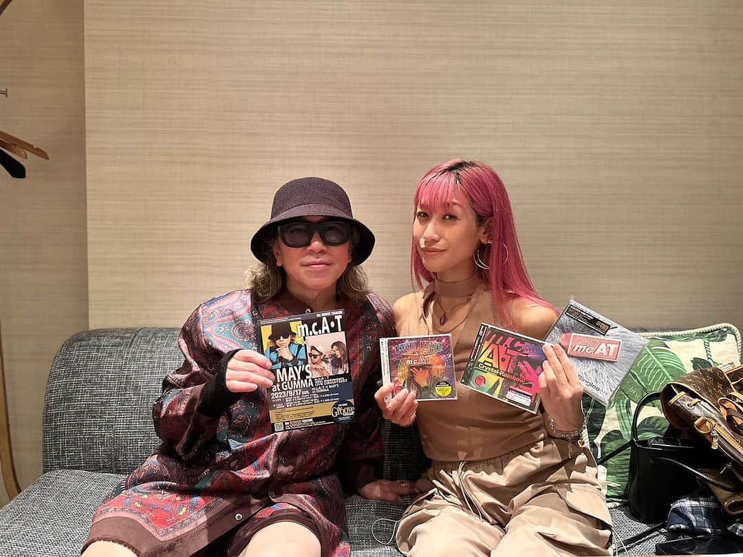 m.c.A・Tのインスタグラム：「9\17(日)the Groove TAKASAKIでのライブのための打ち合わせをしました〜！ MAY'Sの片桐舞子さんと！ めっちゃ面白いライブになるよ、こりゃ！ そして9/11(月)21時頃からインスタライブを行いますよ！ライブの意気込みや楽しいお話を舞子さんとA・Tが語ります。是非是非お楽しみください！ スケジュール入れておいてね！」