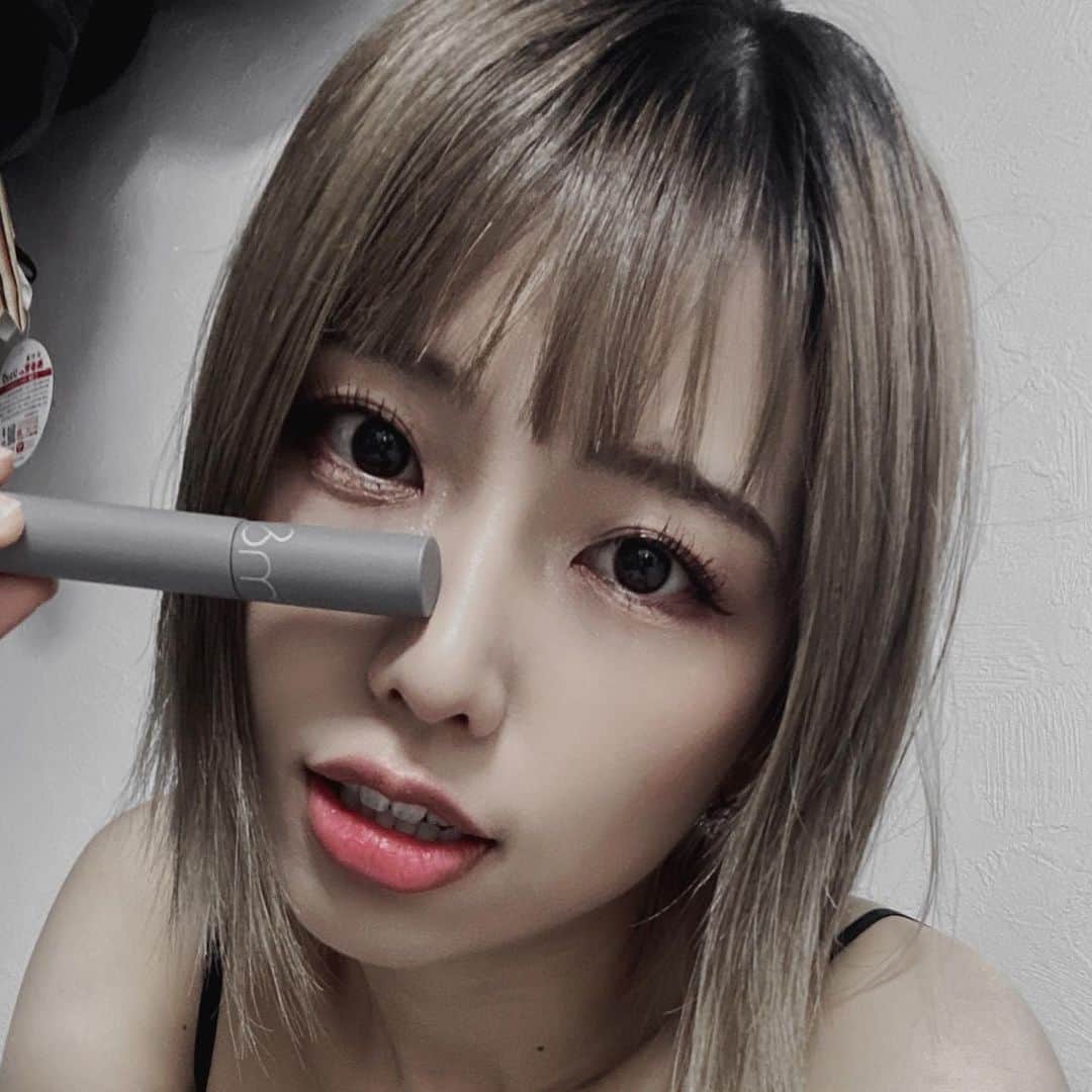 のインスタグラム：「乾くの遅いからしっかりドライヤーで乾かす必要があるけど… やっぱいいね、ロムアンド！」