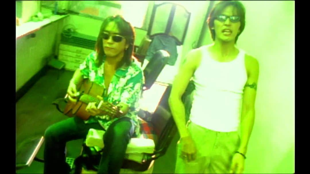 B’zのインスタグラム：「【B'z 35th special】  1998年7月8日発売  25th Single「HOME」   #Bz #Bz35th #Pleasure2023」