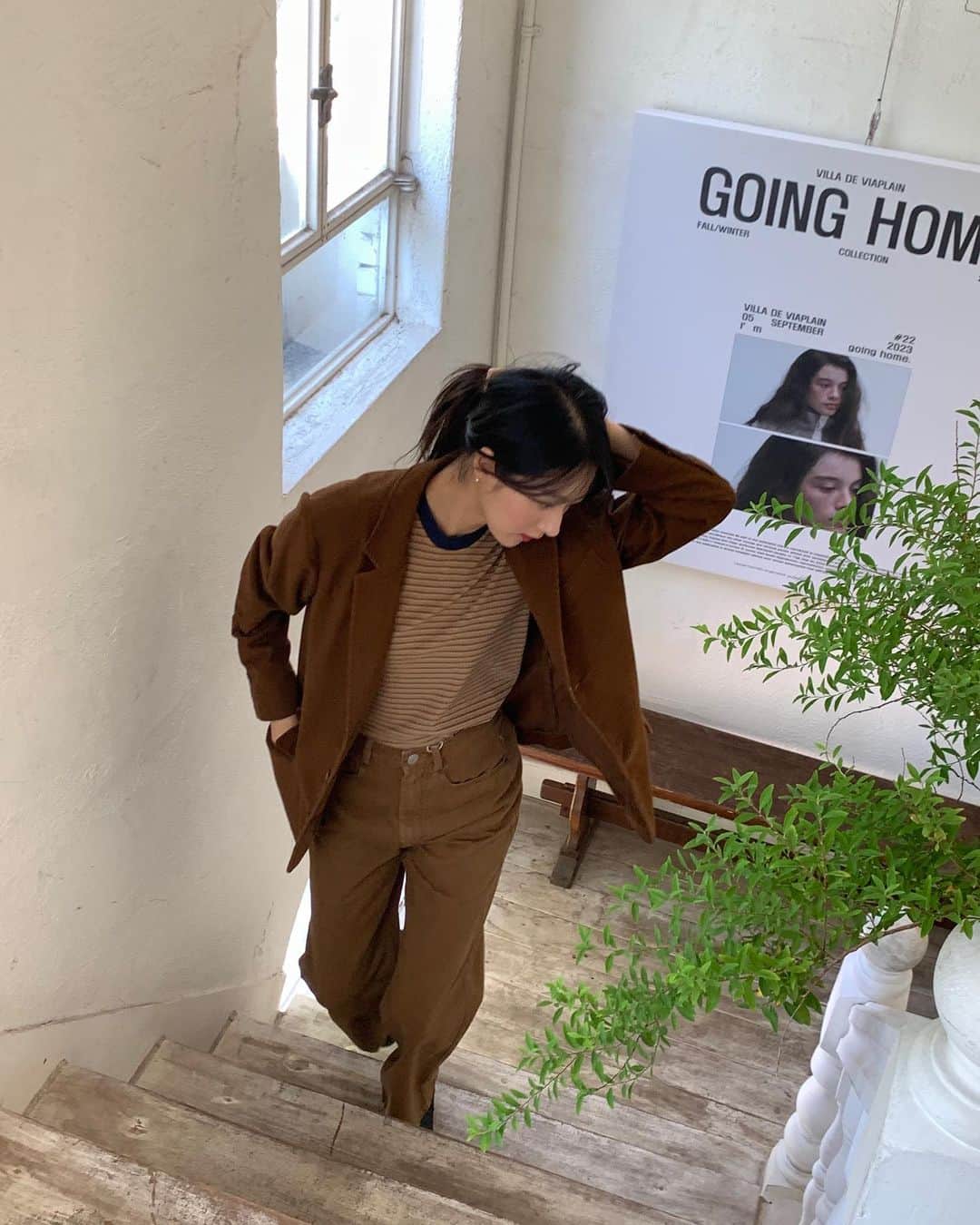 ミナ のインスタグラム：「가을 죠아🤎 친구네 별장 놀러가는 기분으로 다녀온 @viaplain 솜사탕처럼 꽃무늬이불처럼 매번 사랑스러움이 느껴지는 곳 🧸」