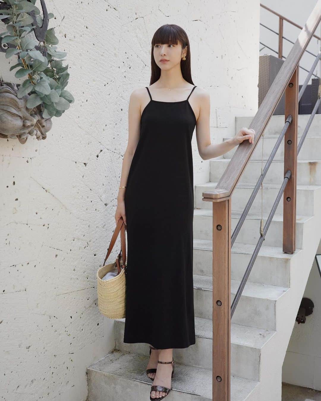 のインスタグラム：「駆け抜けた8月の夏を超えて 気付けば9月🌕  やる事いっぱいではありますが  幹細胞点滴してるからか... 新しいプロジェクトにワクワクしているからか... 数年振りにたっぷり眠れているからか... 体調がすこぶる良くて、毎日とっても元気です🫡  心と身体は常に繋がっているなぁ。  #outfit #coordinate #大人女子」