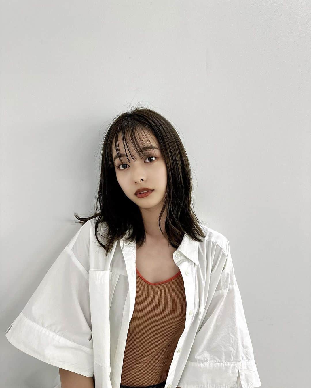 のインスタグラム：「撮影でのヘアメイクが可愛すぎたっ❣️  撮影の後にちょこっと撮ってもらった🫢  大人っぽメイク💄  #hair #make #hairmake #model#フリーモデル #フリーランスモデル #フリーランスモデル東京 #モデル」