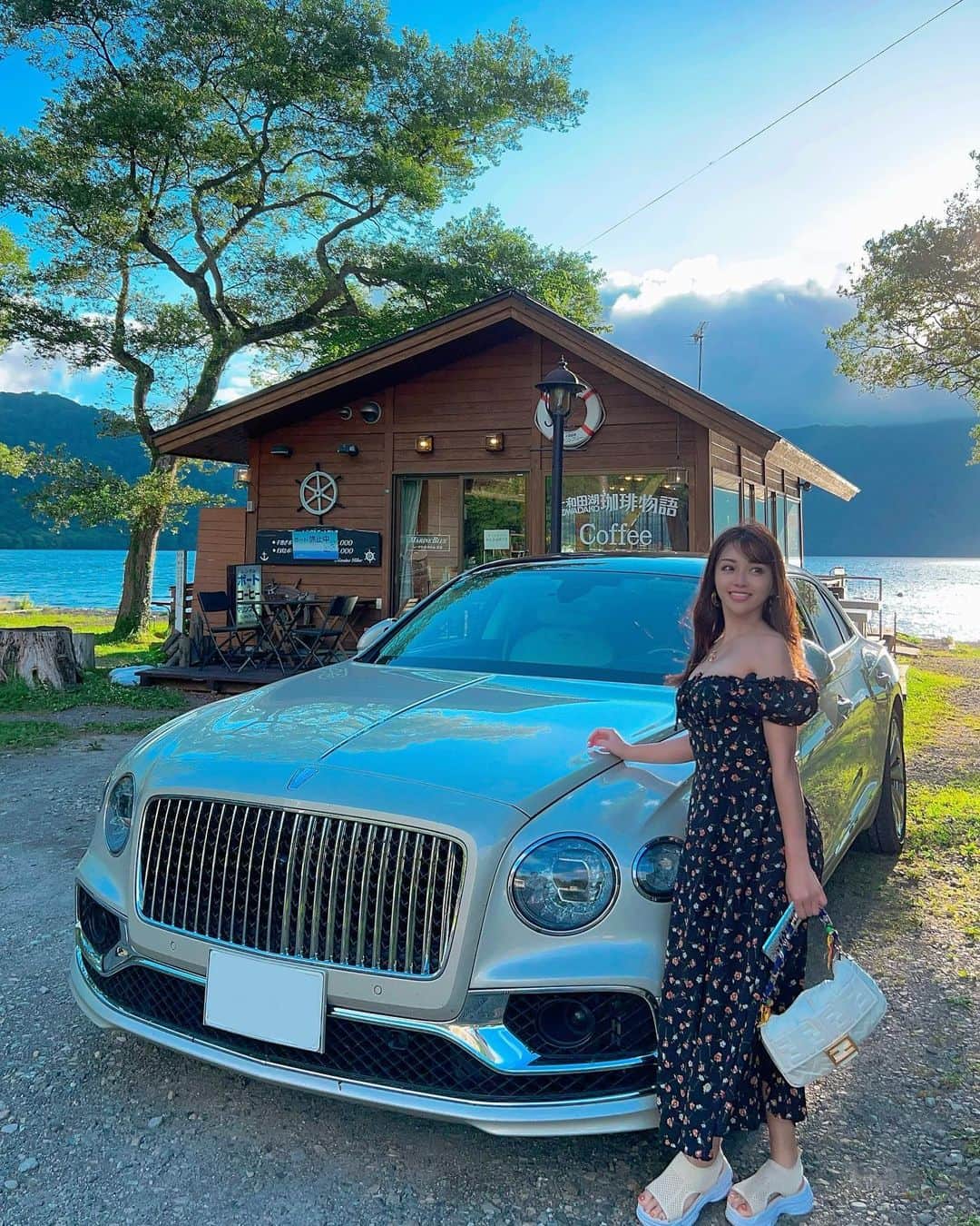のインスタグラム：「穴場cafeすぎて 近くにあれば通いたい。。。♡  #穴場カフェ #十和田湖珈琲物語」