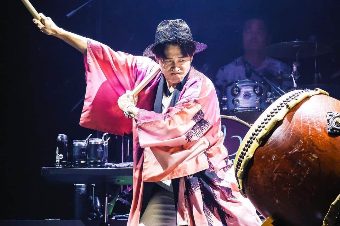 ナオト・インティライミさんのインスタグラム写真 - (ナオト・インティライミInstagram)「⠀ ¡Completé una gira de 20 shows en vivo durante dos meses! Me gustaría algún día hacer algo así en los países latinos. ¡ Ese es mi gran sueño! !  ーーーーー  全国ツアー、ファン感、イベント含め、 実に、20本に及ぶライブツアーを走り切ったど〜！ 最高だった。みんなありがとう！！ いつかラテンの国々でもこんな風にツアーでまわりたい。 いつかきっと♪」9月6日 18時48分 - naotointiraymi_710