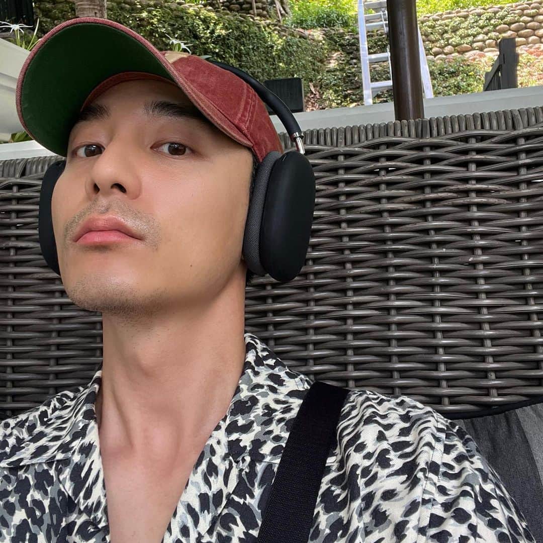 ロイ・キムのインスタグラム：「여행 다녀왔으니까  으쌰으쌰 일 할 수 없구 또 어디가고싶음  where to next」