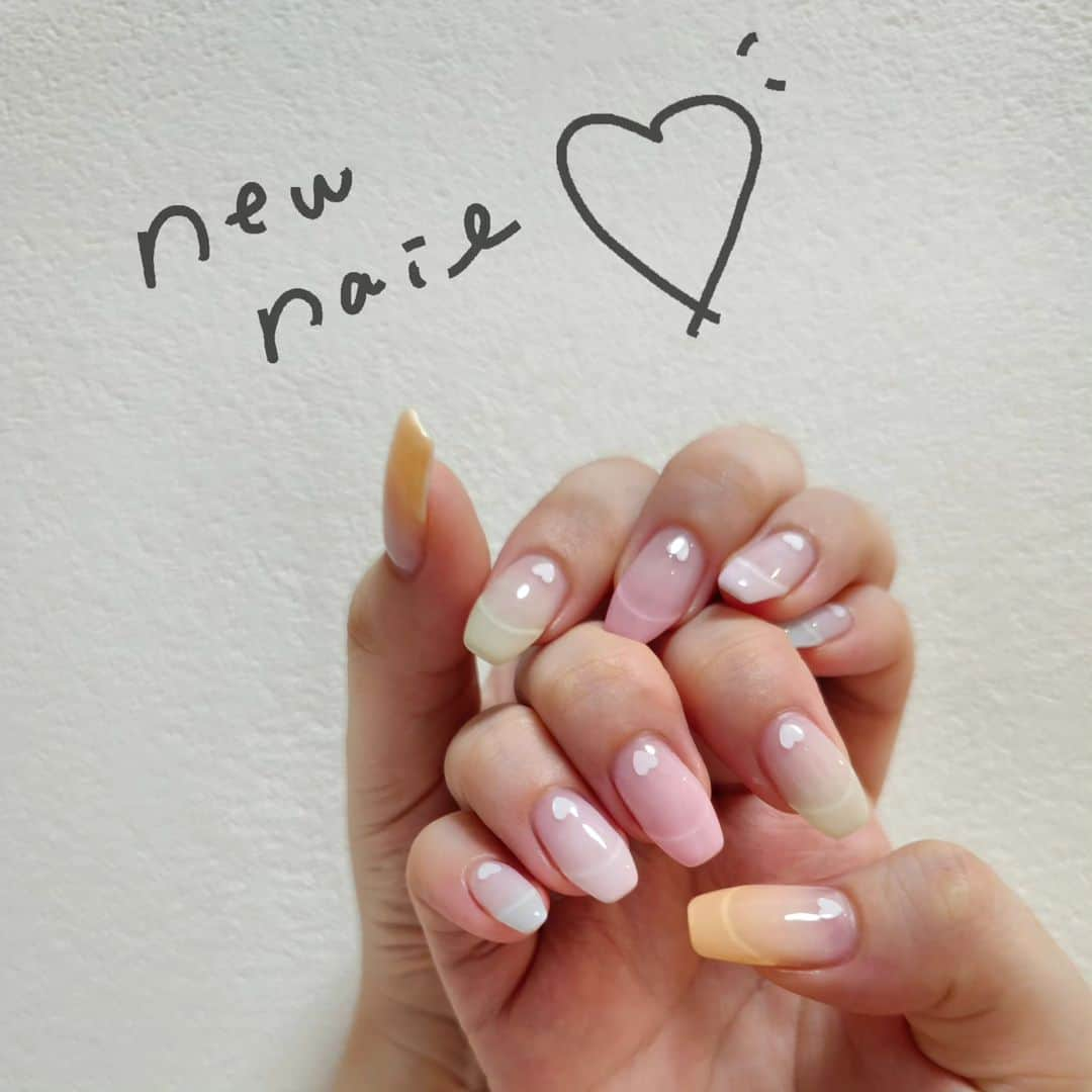 なこのインスタグラム：「new nail💅🤍 · · · #nail #パステルカラー #ネイル」