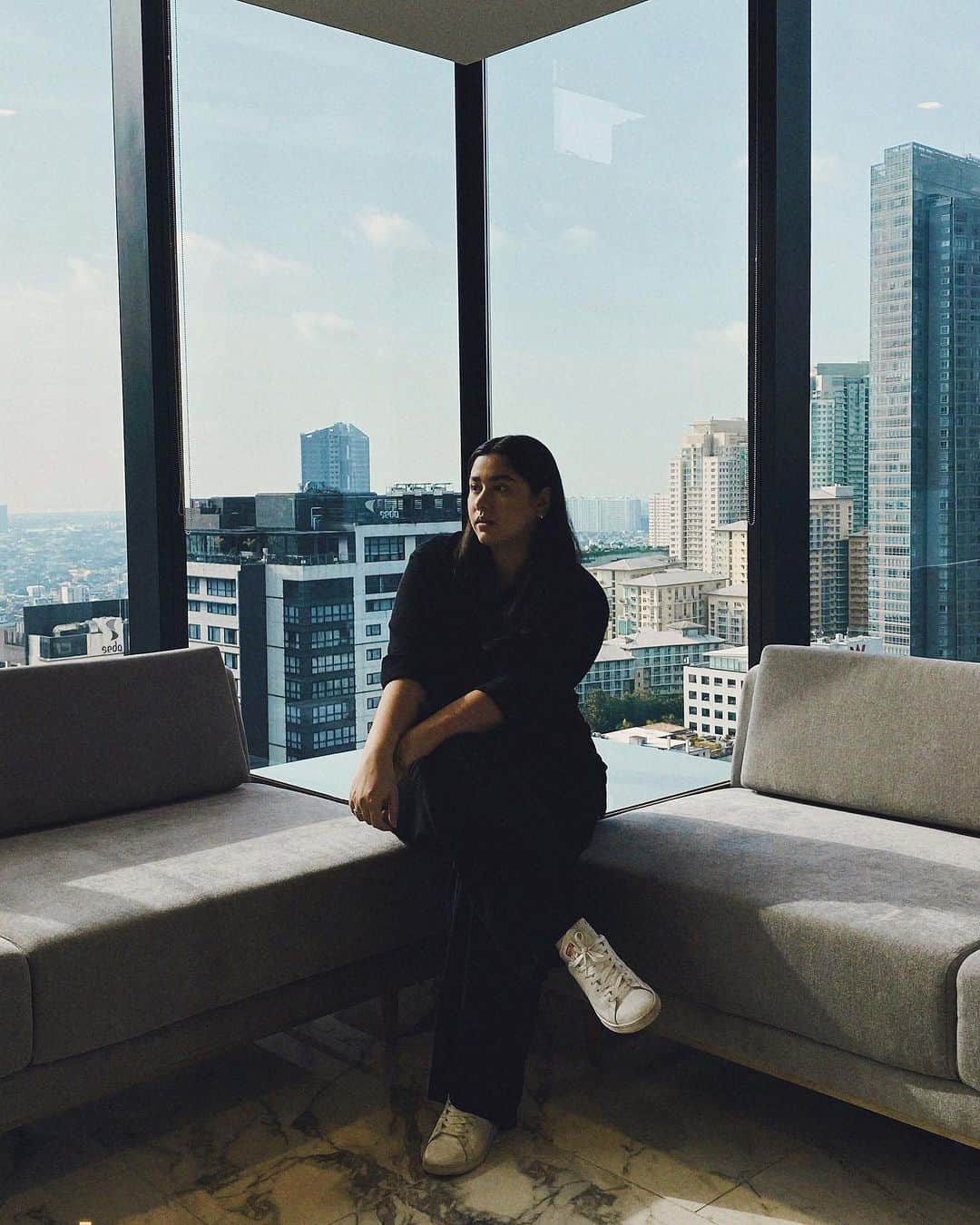 ローレン・ヤングのインスタグラム：「Going into my 30’s this year and it was really important for me to make sure I was healthy which is why I spent my morning at @shinagawadiagnostic for my Women’s Executive Health Check Up. Their new diagnostic center in BGC screams convenience— from the location, the process, the layout of exam rooms I was done in less than 3 hours. The doctors there gave me so much guidance and reassurance on how I can make better choices with my lifestyle! Here’s to a healthy life 🤸🏻‍♀️」