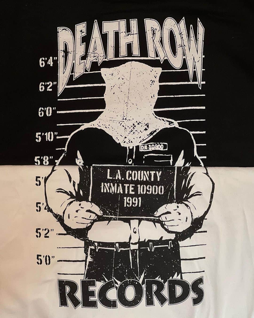 GROW AROUNDのインスタグラム：「#growaroundnewarrivals   CROOKS & CASTLES x DEATH ROW RECORDS MUGSHOT HOODIE   オフィシャルコラボレーションアイテムです🔥  レーベルを代表するキャラクターのマグショットバージョンがバックにプリントされています👍  裏起毛素材を採用しているためこれからの時期にピッタリです💁🏼‍♀️  WEB UPも完了しております✅」