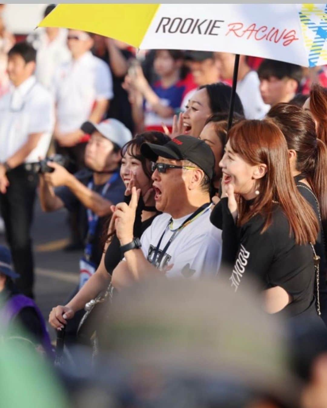 野田桃加さんのインスタグラム写真 - (野田桃加Instagram)「初のプライベート観戦🏁 モリゾー選手、ROOKIEracingのみなさんと 久しぶりに会えてとっても充実した サーキットでした💙💛 ありがとうございます😍 #三橋カメラマン」9月6日 19時31分 - i_am_peaach