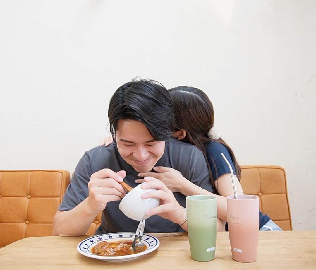 華金カップルのインスタグラム：「🍚🥰🫂」