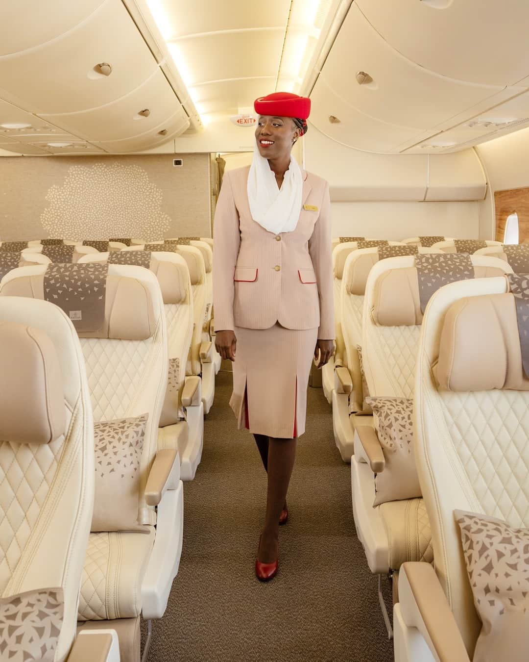 エミレーツ航空のインスタグラム：「We're always one step ahead.  #Emirates #FlyBetter」
