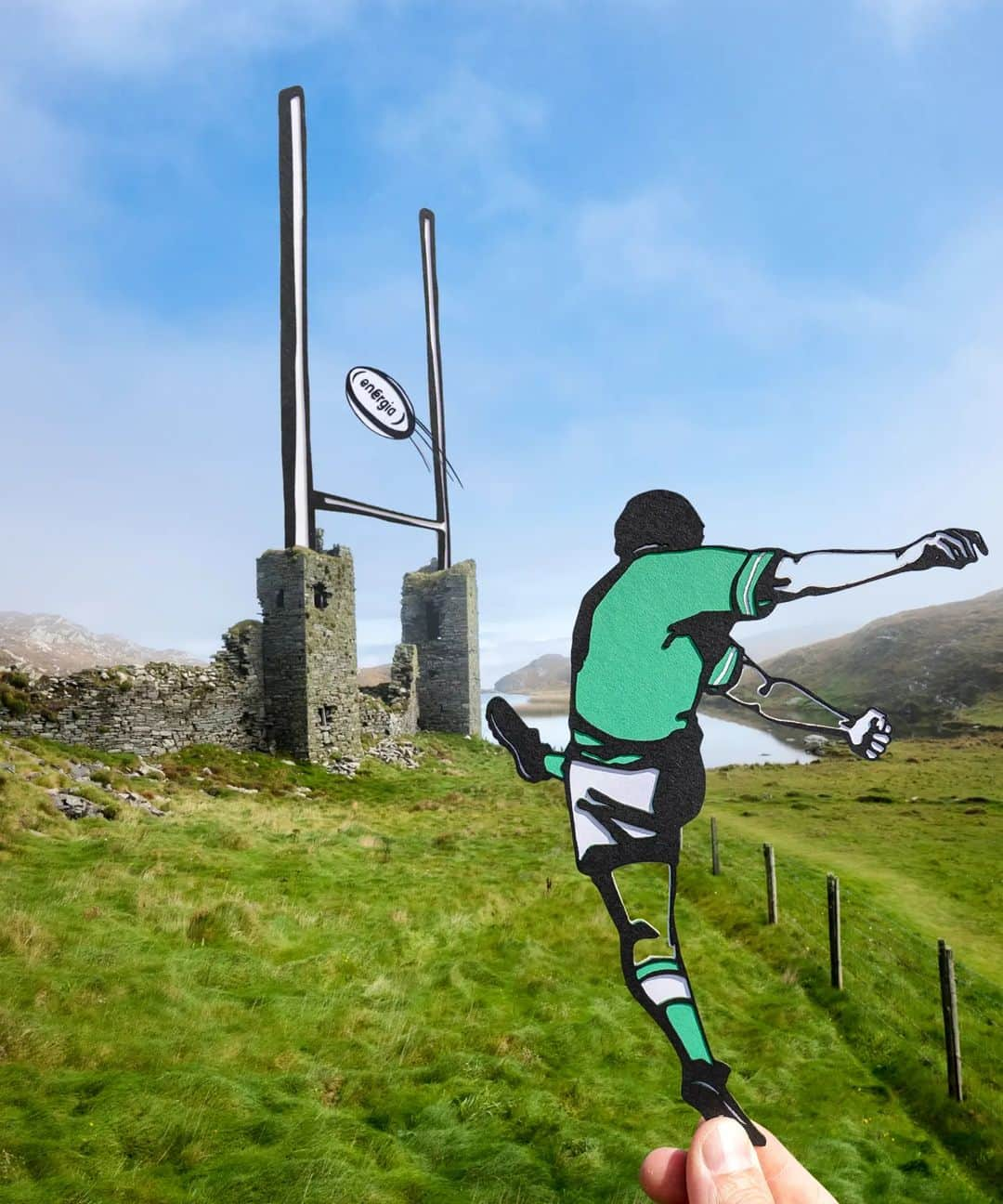 Rich McCorのインスタグラム：「ad| To show the Irish rugby team some love ahead of their upcoming matches I've turned the Emerald Isle into one gigantic rugby field with @energiaireland #ThinkOfThePossibilities」