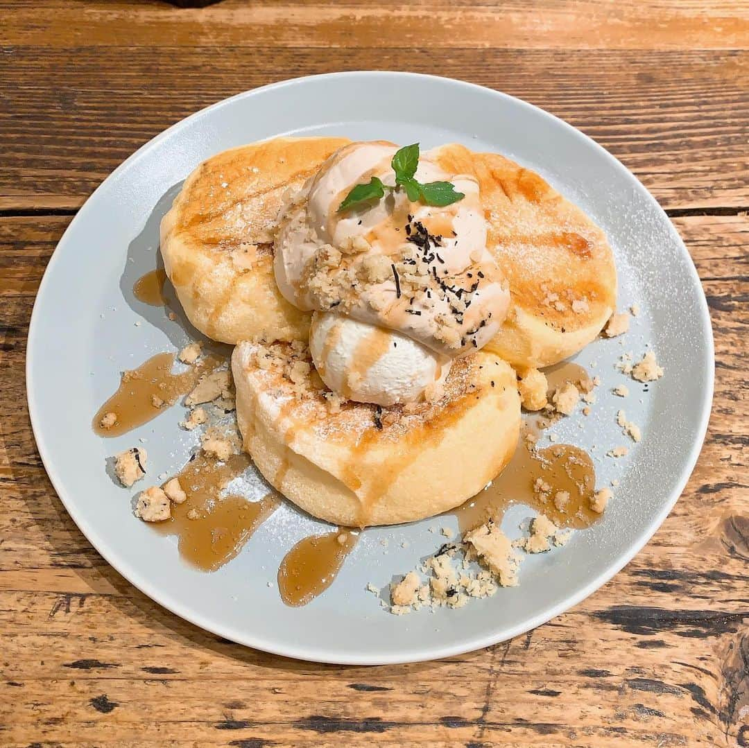 佐藤楓恋のインスタグラム：「🥞 どうしてもここのパンケーキ食べたくて夏休み中に行ったの。 紅茶の味めっちゃ好きだから美味しかった♡︎ ̖́- しかもパンケーキふわふわ！ また行きたいなあ💭   #パンケーキ  #パンケーキ巡り  #渋谷  #渋谷グルメ  #グルメ  #カフェ  #スイーツ  #スイーツ部  #スイーツ巡り #jk #sjk #高校生 #高2 #モデル 元 #Eダンスキッズ #れんれん #佐藤楓恋 #フォローミー #followme #fyp #06」