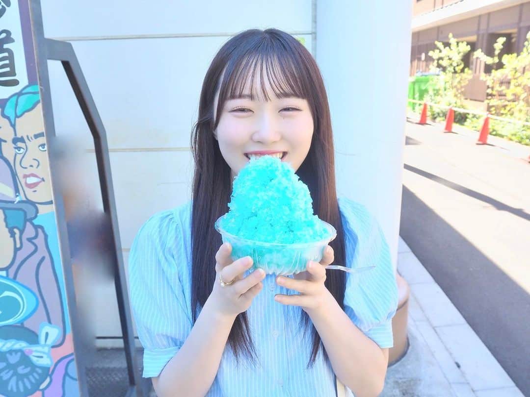 山根涼羽のインスタグラム：「.  恵里ちゃんとおでかけ 🍒♡ １日中 ､ ずーっと笑ってたよぉ 。  #浅草 #ootd #浅草グルメ」