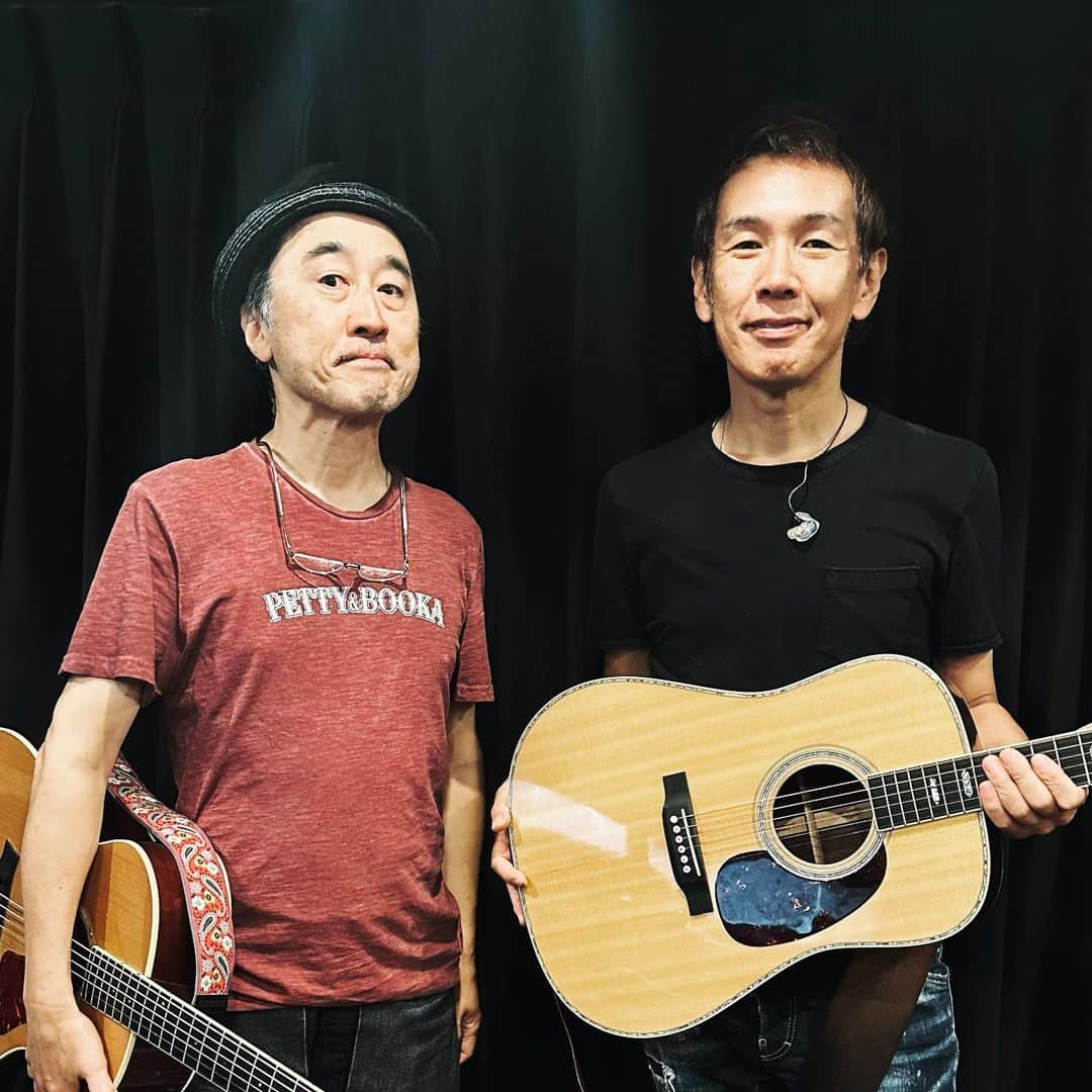 馬場俊英のインスタグラム：「西海孝さんとリハーサル🎸  西海さんと出会って20数年。２人だけでやるのは久しぶりです。ハモりまくります。  本番が楽しみでなりません😊  9/16東京 9/24名古屋  #西海孝 #馬場俊英 #GETBACKツアー」