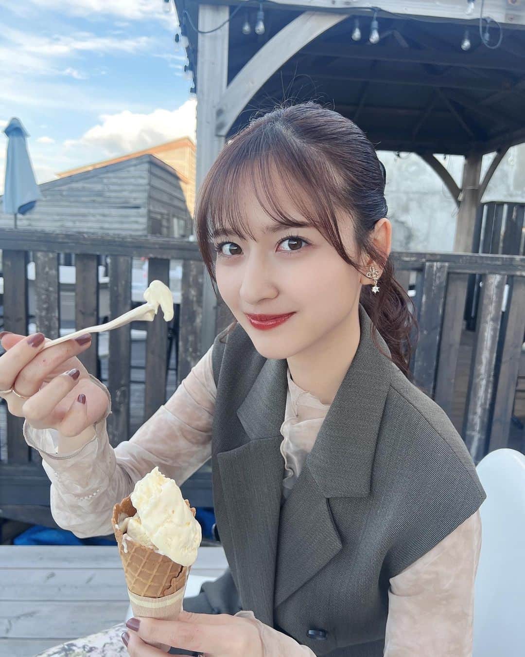 金川紗耶さんのインスタグラム写真 - (金川紗耶Instagram)「癒しの時間☺️  #乃木坂46  #金川紗耶  #sayagram  #cafe  #アイス🍨  #海辺の近くでアイスが最高 #風が気持ちよかった」9月6日 20時12分 - saya.kanagawa_official
