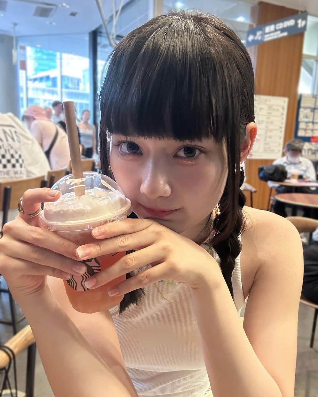 松本恵莉紗さんのインスタグラム写真 - (松本恵莉紗Instagram)「桃また飲みたいな～～🍑」9月6日 20時13分 - elisa_matsumoto