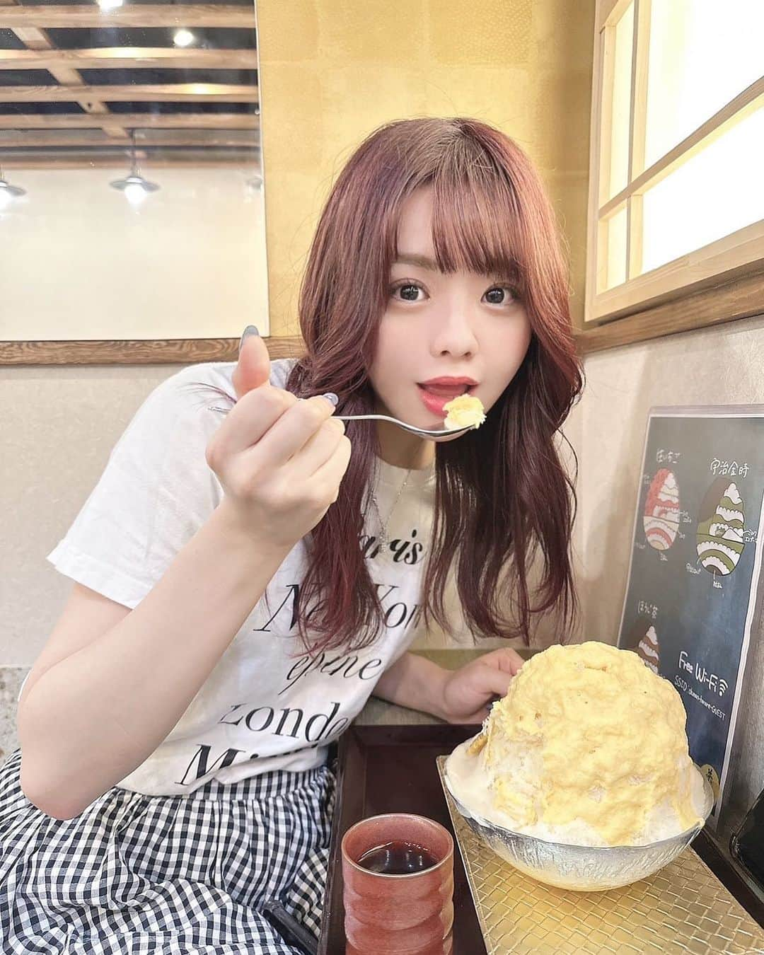 宮里莉羅のインスタグラム：「この夏は満足いくまで かき氷食べれましたヾ^_^ このとうもこしかき氷美味しすぎた🌽  #かき氷#かき氷屋さん#かき氷部#かき氷巡り#夏スイーツ#トウモロコシかき氷#épine#02년생 #follow#followme#f4f#likeforlike#follow4follow#fyp#instagood#japanesegirl#instalike#selfie#ootd」